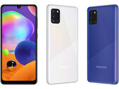 Galaxy A31 in colorazione Prism Crush Black, Prism Crush White e Prism Crush Blue