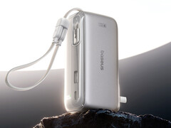 SuperCharge Pro 3-in-1 è dotato di due cavi: uno integrato e uno staccabile. Nella foto: un rendering promozionale del power bank. 