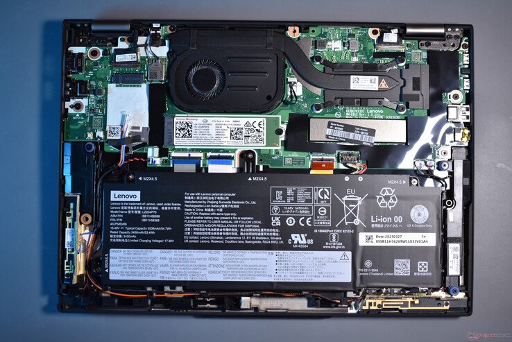 Lenovo ThinkPad X13 Yoga G4: vista interna