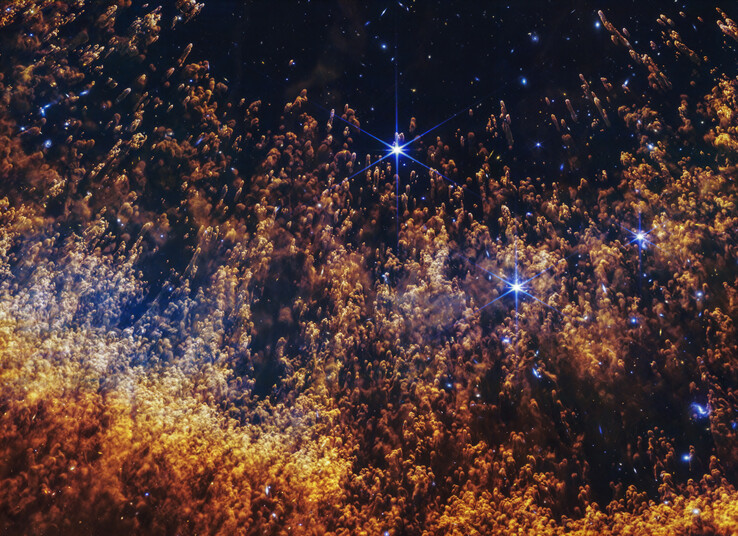 Una nuova immagine di Webb che mostra una porzione della Nebulosa Helix (Fonte immagine: NASA, ESA, CSA, STScI)