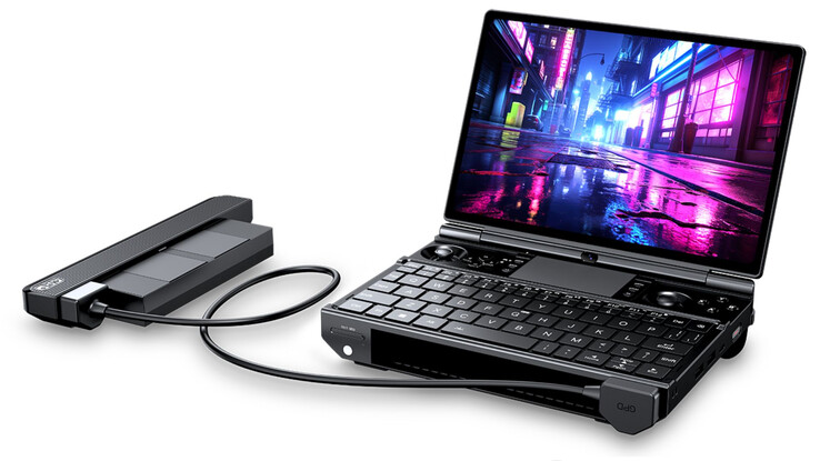 Il GPD Win Max 3 con la batteria rimovibile collegata tramite un cavo di prolunga.