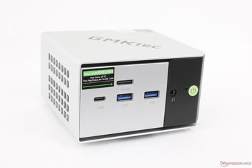 Anteriore: USB-C 4.0 con DisplayPort 1.4 + Power Delivery 3.0 (40 Gbps), 2x USB-A 3.2 (10 Gbps), OcuLink (PCIe4 x4), cuffie da 3,5 mm, pulsante di alimentazione