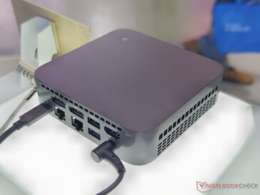 Porte posteriori di Asus ExpertCenter PN54 (fonte: Notebookcheck)