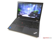 Recensione del laptop Lenovo ThinkPad P15 Gen 2: Workstation tradizionale con nuove GPU