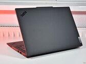La CPU Ryzen 9 distingue questo ThinkPad di Lenovo: La workstation mobile compatta offre le maggiori prestazioni della CPU di qualsiasi laptop ThinkPad da 14 pollici, nella foto: Lenovo ThinkPad P14s Gen 6 AMD (fonte: Benjamin Herzig)