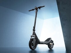 Lo Scooter Elettrico 6 di Xiaomi (nella foto) presenta alcuni vantaggi rispetto allo Scooter Elettrico 5. (Fonte: Xiaomi)
