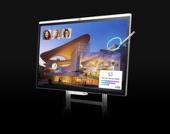 Il BenQ CP05 si presenta come un tipico display collaborativo destinato all’uso in ufficio, dotato di funzionalità touch e disponibile nelle dimensioni da 55 e 75 pollici