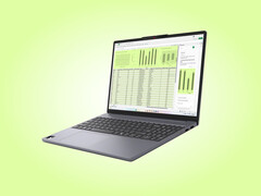 L'IdeaPad Slim 3 15Q7X11 in una delle due colorazioni disponibili al momento del lancio.
