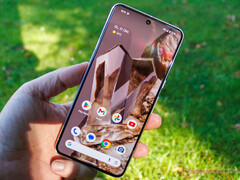 Tutti gli smartphone Pixel dotati di Tensor dovrebbero beneficiare dei miglioramenti della GPU grazie a Android 14 QPR1, compreso il Pixel 8 Pro, nella foto. (Fonte: Notebookcheck)