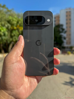 Google Pixel 10 in ossidiana