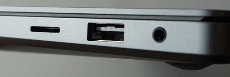 A destra: microSD, USB-A (5 Gbit/s), jack audio da 3,5 mm
