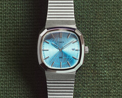 Il nuovo modello Timex END. x Timex 1981, ispirato alla riedizione.