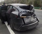 Una Tesla Model Y del 2025 dimostra la sua robustezza in un incidente in Cina (Fonte: Aron Li n X)
