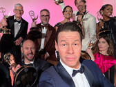 Il cast di The Studio festeggia le vittorie agli Emmy (fonte: Apple.com)