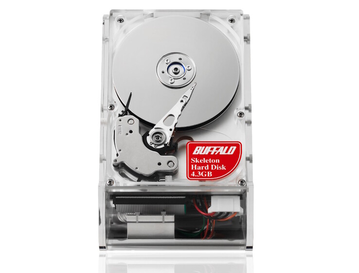L'originale 'Skeleton Hard Disk' da 4,3 GB è stato rilasciato nel 1998. (Fonte immagine: Buffalo)