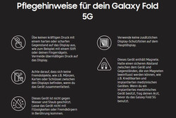 Uno sguardo alle istruzioni per la cura che Samsung include con il Galaxy Fold, anche se in tedesco.