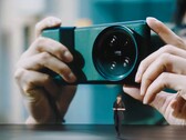 Il kit di accessori per fotocamere di Xiaomi trasforma lo Xiaomi 13 Ultra in un facsimile di DSLR. (Fonte: Xiaomi)