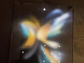 Il Galaxy Z Fold di quest'anno sarà ancora caratterizzato da una pronunciata piega del display. (Fonte: u/ultima40)