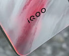 L'hands-on di "iQoo 15". (Fonte immagine: Geek Village Chief via Weibo)