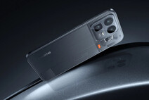 Realme Neo8 nell'opzione di colore Mecha Gray (Fonte: Realme)