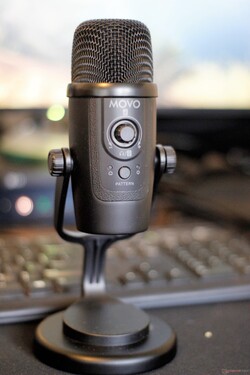 Nella recensione: Microfono da tavolo Movo UM300 USB. Unità per la recensione fornita da Movo.