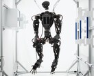 Il robot umanoide Helios di Orbit Robotics ha quattro braccia ma non ha gambe, perché non ne ha bisogno nello spazio.