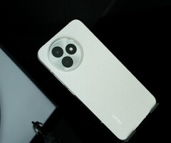 Non è noto se i telefoni Xiaomi 15T adotteranno il design del Redmi K80 Extreme Edition. (Fonte immagine: Digital Chat Station)