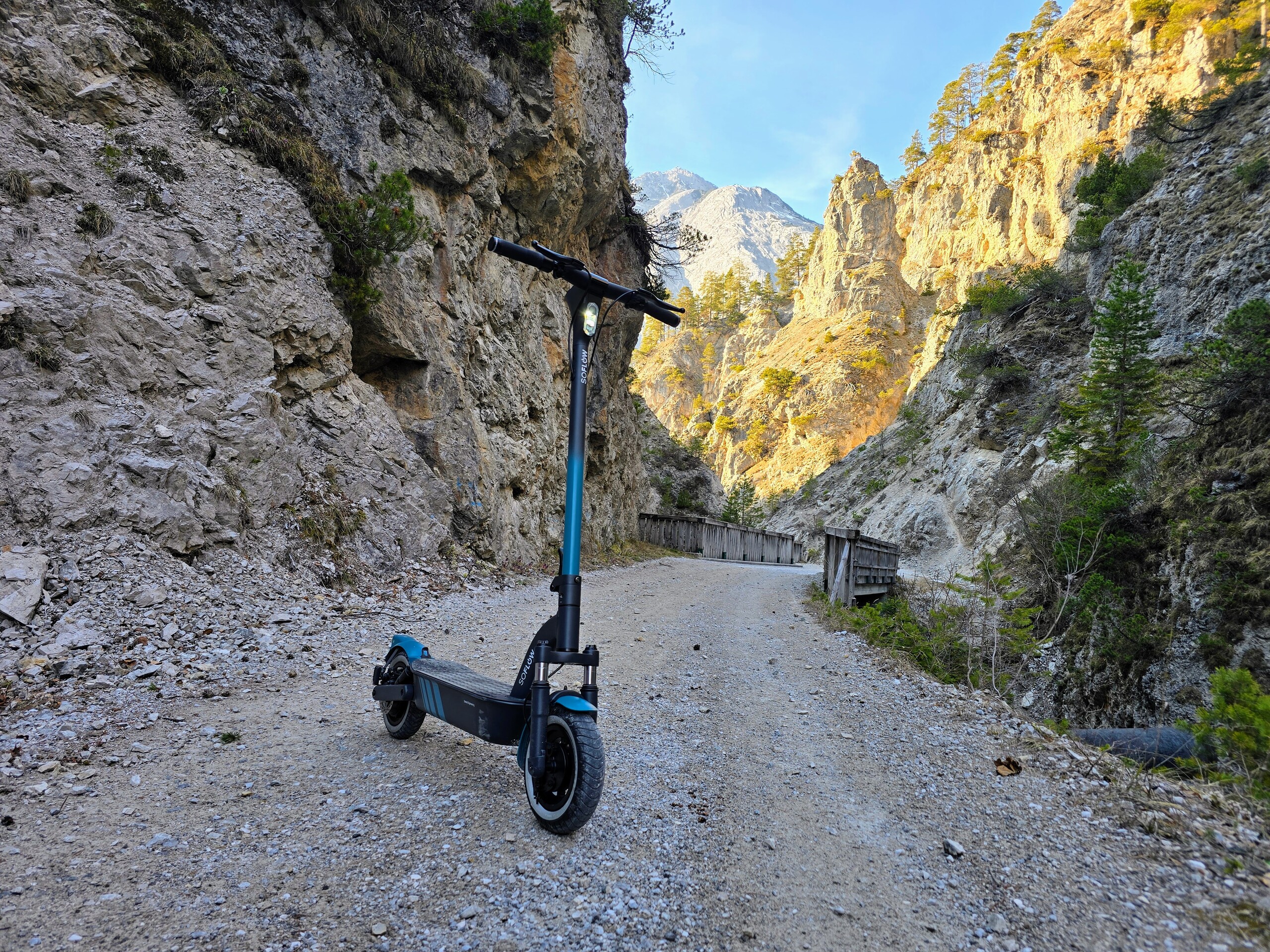 Il SoFlow SO4 Pro Max si arrampica anche sulle montagne ripide.