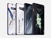 Il Black Shark 4S Pro è balzato sopra il RedMagic 6S Pro nella classifica di AnTuTu. (Fonte: Black Shark)