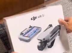 DJI venderà l'Air 3S con numerosi accessori in una Fly More Combo. (Fonte immagine: via @Quadro_News)