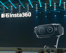 Lo sguardo ufficiale di Insta360 sulla videocamera per vlogging Luna.