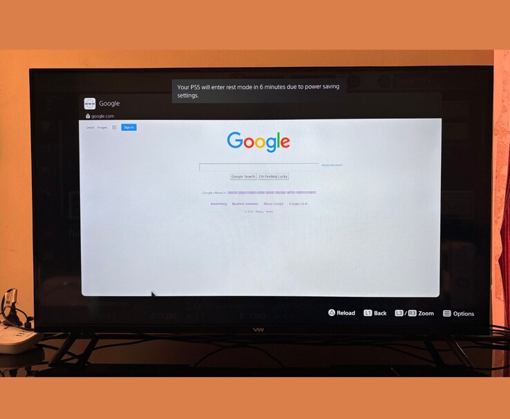 La homepage di Google aperta su un browser web nascosto della PlayStation 5, visualizzata su uno schermo TV (Fonte immagine: Anmol Dubey / Notebookcheck)