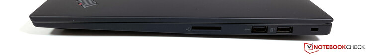 Lato destro: Lettore di schede SD (UHS-II), 2x USB-A 3.2 Gen.2 (1x alimentato), slot di sicurezza Kensington