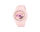 La lancetta delle ore a forma di nastro, posizionata sulle nove, è l’unico elemento che richiama la campagna sull’orologio interamente rosa.
