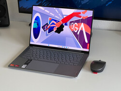 In recensione: Lenovo Yoga Slim 7 14 G8. Modello di prova per gentile concessione di Campuspoint.