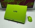Il Lenovo LOQ 15 in colore Surge Green è difficile da non notare