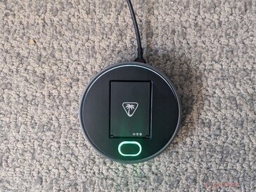 Viene mostrato il trasmettitore wireless Turtle Beach Stealth Pro II