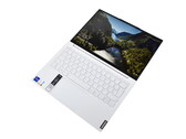 Recensione del laptop Lenovo Yoga Slim 7i Carbon 13ITL5: Tiger Lake combinato con materiali ultraleggeri
