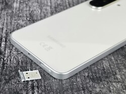 Lo slot per schede di Galaxy A36 5G