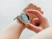 Il Garmin Fenix 7S è uno dei numerosi smartwatch idonei alla versione Beta 15.74. (Fonte: Garmin)