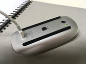 Apple ha apparentemente voltato le spalle ai design innegabilmente poco pratici da quando Jony Ive ha lasciato l'azienda (Immagine: Matt Komarnicki / StackExchange)