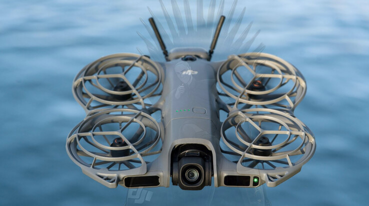 Un primo piano del DJI Neo 2 in volo. (Fonte immagine: via Igor Bogdanov)