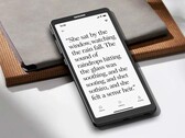 Dasung Link 2 riproduce lo schermo di uno smartphone su un pannello E-Ink da 6,7 pollici.