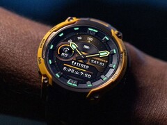 Lo smartwatch Instinct Crossover di Garmin (nella foto) riceve un nuovo quadrante con la versione beta 13.18. (Fonte immagine: Garmin)