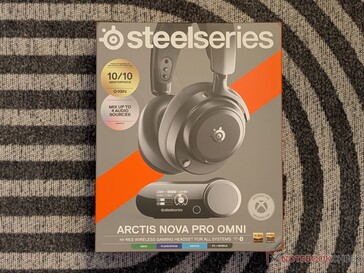 Confezione di vendita al dettaglio delle cuffie Arctis Nova Pro Omni.