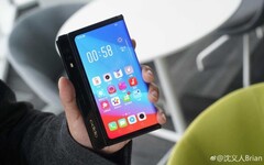 Il pieghevole di OPPO sembra avere uno schermo più grande del Galaxy Z Fold 3 (fonte: Digital Chat Station via 91Mobiles)