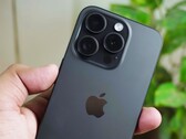 Gli iPhone 15 Pro e Pro Max di Apple sono molto più popolari dei modelli base più economici. (Immagine: nitin v)
