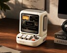 Divoom combina un altoparlante da scrivania con un display da 3,95 pollici.
