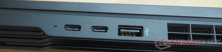 A destra: 2x USB-C 3.2 Gen 2 (incl. DisplayPort), USB-A 3.2 Gen 2