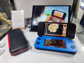 La console portatile di Tassei Denki, simile al Nintendo 3DS, è dotata di una APU AMD Ryzen 5. (Fonte immagine: @soypowder_lol su X)